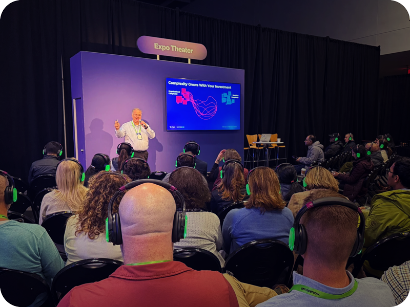 ScottPresenting_800x600 ScottPresenting_800x600